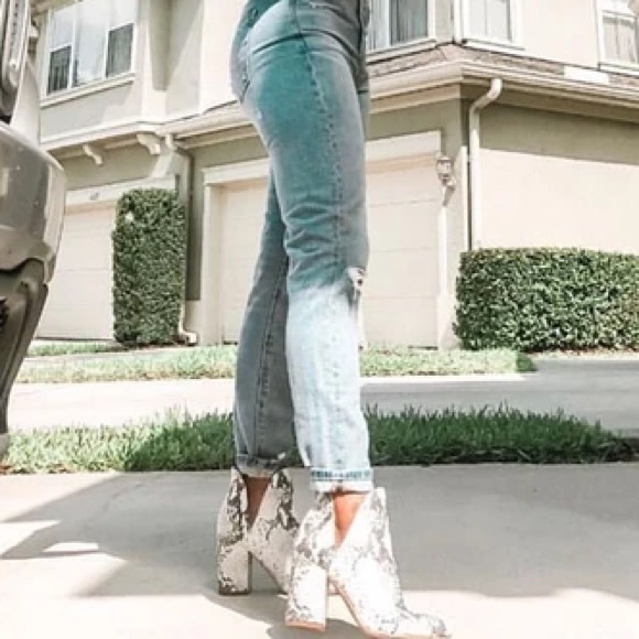 Steve Madden snakeskin boots - Picture 4 of 4